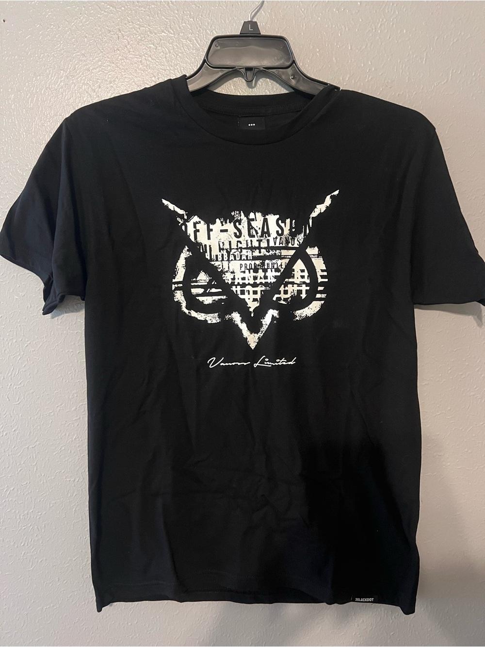 Black Short-Sleeve Crewneck Tee with White Distressed Emblem — Black